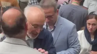 علی اکبر صالحی با حضور در حسینیه جماران رای خود را به صندوق انداخت