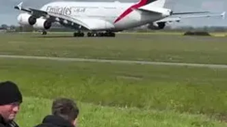 (ویدئو) نمایی باشکوه از تیک آف ایرباس A380 غول پیکر