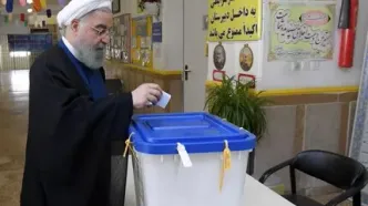 دکتر روحانی رأی خود را به صندوق انداخت