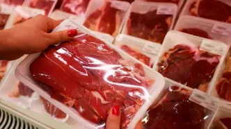 قیمت گوشت قرمز در مغازه ها و تنظیم بازاری | شقه گوسفندی کیلویی 759 هزار تومان