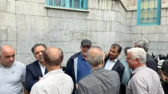 عباس آخوندی و عیسی کلانتری در صف رای گیری در حسینیه ارشاد + عکس