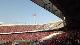 اقدام خطرناک هواداران پرسپولیس در ورزشگاه آزادی