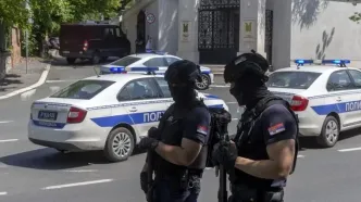 حمله به سفارت اسرائیل در صربستان؛ یک افسر پلیس زخمی و مهاجم کشته شد