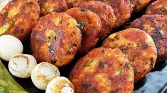 طرز تهیه کوکو سیب زمینی با مرغ و سبزیجات