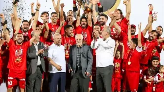 سقوط آزادِ یک هوادار پرسپولیس در استادیوم آزادی