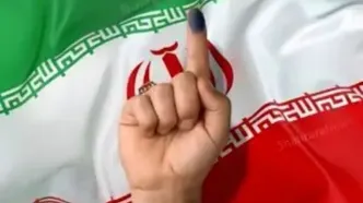 حرکت دیدنی بانوی ایرانی با پرچم ملی در مقابل لجن‌پراکنی عناصر وطن‌فروش در دانمارک+فیلم