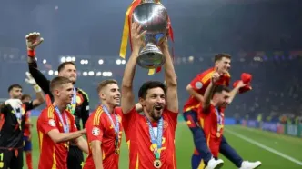 حال و هوای مادرید لحظه ورود اسپانیا با جام قهرمانی یورو/ ویدئو