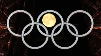 وقتی ماه در  نماد المپیک خودنمایی می کند + عکس
