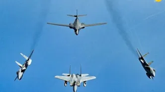 (تصاویر) پرواز بمب افکن آمریکایی بر فراز تنگه هرمز!