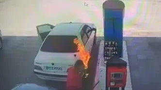 ببینید | لحظه آتش گرفتن پژو پارس در پمپ بنزین در بوشهر به خاطر زنگ خوردن تلفن همراه راننده!