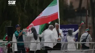 تصاویر | قاب‌هایی تاریخی از حرکت قایق تیم ایران در مراسم افتتاحیه المپیک 2024 پاریس
