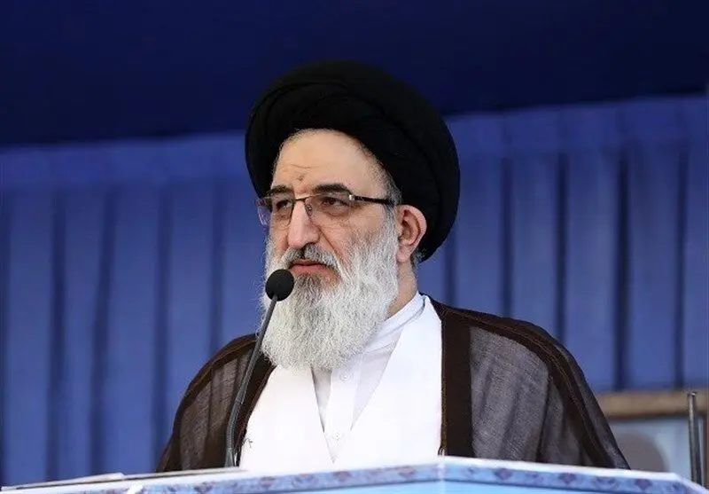 امام جمعه کرج: ملت ما امروز به مذاکره با آمریکا ایراد می‌گیرند