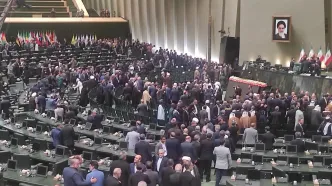 خوش و بش پزشکیان با مهمانان داخلی و خارجی و همچنین نمایندگان مجلس، پس از مراسم تحلیف/ ویدئو