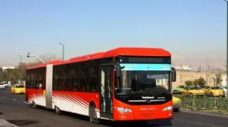ببینید | لایی‌کشی خطرناک راننده‌ اتوبوس و تصادف با پژو در اتوبان تهران - قم