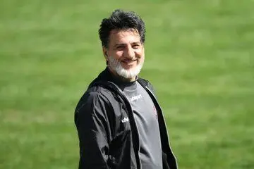 می‌خواهند با روشی کثیف به تیم لطمه بزنند/ استقلال با تاکتیک ۳۴ سال قبل ما بازی می‌کند!