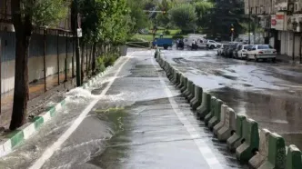 ایمن سازی ترکیدگی لوله آب در خیابان ولیعصر به سرعت در حال انجام است