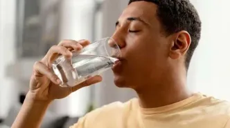چرا نباید در این مواقع آب بنوشیم؟
