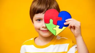 ۱۰ تفاوت کودکان مبتلا به اوتیسم با کودکان عادی