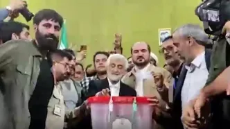 سعید جلیلی همراه محسن منصوری در مسجد جامع قرچک رای داد/ ویدئو
