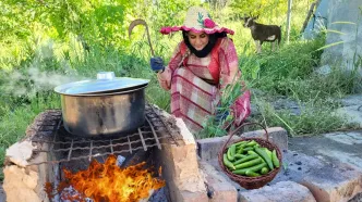 (ویدئو) پخت چلو آبگوشت مرغ به روش بانوی روستایی زاگرس نشین