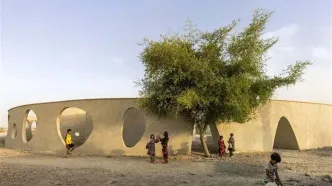 (تصاویر) این مدرسه در چابهار، شاهکار معماری در جهان است