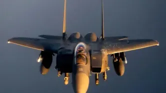 نزدیک شدن خطرناک جنگنده اف ۱۵ ناتو به بمب افکن استراتژیک روسیه+ فیلم
