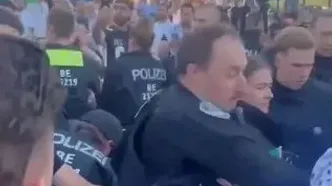 حمله پلیس آلمانی به یک زن در تظاهرات حمایت از فلسطین + فیلم