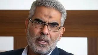 ادعای عجیب نماینده مجلس: تا دو ماه آینده موج جدیدی از تورم در راه است/ دشمن به راحتی بازار ارز را مدیریت می‌کند!