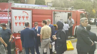 ببینید | توضیحات خبرنگار صدا و سیما درباره آتش سوزی یکی از سالن‌های نمایشگاه بین‌المللی تهران