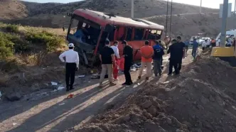 واژگونی اتوبوس زائران اربعین در کوهین: ۱۵ مصدوم و هشدار پلیس راه