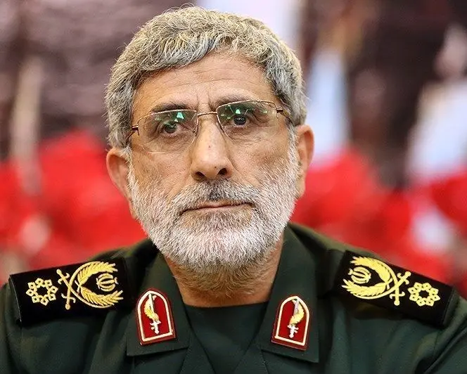 تصاویری از سردار قاآنی فرمانده سپاه قدس و محمد مخبر دستیار رهبرانقلاب در حاشیه مراسم شهدای خدمت در میدان امام حسین تهران