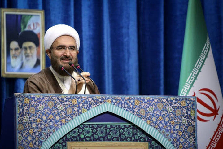 کنایه خطیب جمعه تهران به اروپایی‌ها/ جزایر سه‌گانه ایرانی بوده و خواهد بود