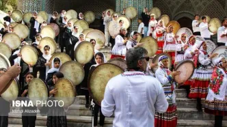 تصاویر: دف نوازی هنرمندان خراسان شمالی به مناسبت هفته وحدت و میلاد پیامبر اکرم(ص)