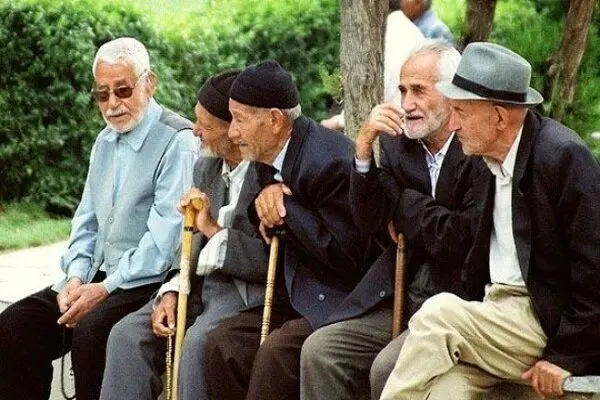 حساب این گروه از بازنشستگان فردا پر از پول می شود