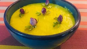 طرز تهیه شله زرد نذری برای ۵۰ و ۱۰۰ نفر؛ با این ترفند شله زرد آب نمی‌اندازد