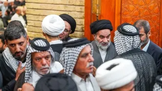 (عکس) فرزندان آیت الله سیستانی در مراسم ترحیم سید حسن نصرالله