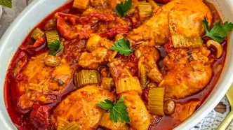 طرز تهیه خورش کرفس قرمز