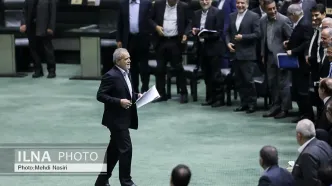 پزشکیان وارد صحن مجلس شد