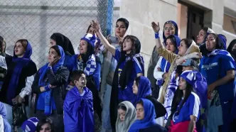 شعار سنگینی که دختران استقلالی به بازیکنان دادند/ فیلم