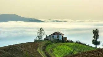 (ویدئو) طبیعت زیبای روستای فیلبند بر فراز اقیانوسی از ابر