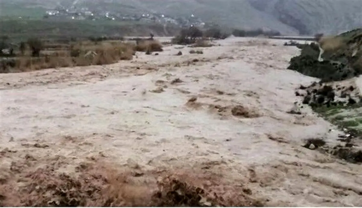 ویدئو +18 از فوت ناگهانی خبرنگار پاکستانی هنگام گزارش سیل + فیلم