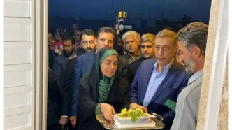 برگزاری آیین تحویل مسکن خانواده‌های جان‌باختگان معدن طبس+ فیلم