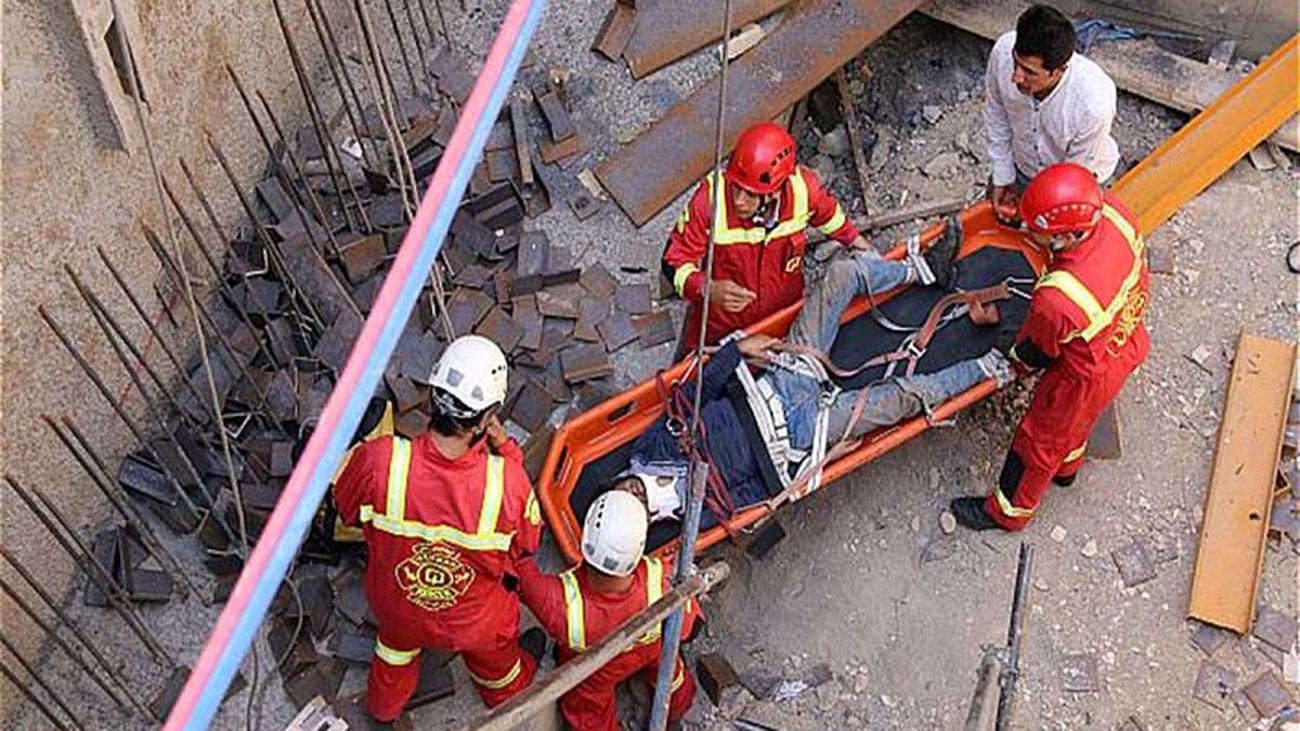 سقوط کارگر ساختمانی از ارتفاع در بجنورد