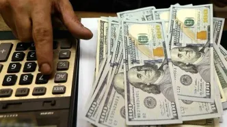 بازار ارز در حالت تدافعی؛ قیمت دلار در پیچ و خم اخبار سیاسی