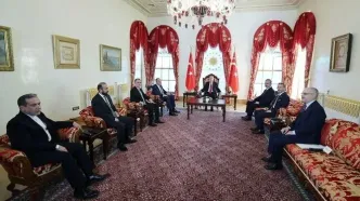 چرا عراقچی در دیدار ۶ وزیر خارجه با اردوغان در صندلی آخر نشست؟