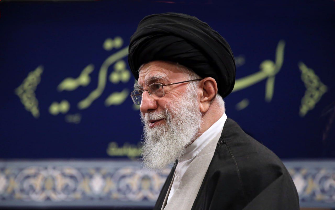بیانات حزن‌آلود امروز رهبر انقلاب در عزای شهید نصرالله