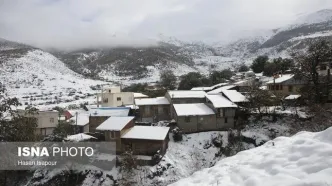 بارش برف در مناطق کوهستانی شهمیرزاد استان سمنان (تصاویر)