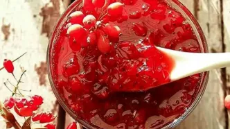 طرز تهیه مربای زرشک/ راهکار شکرک نزدن