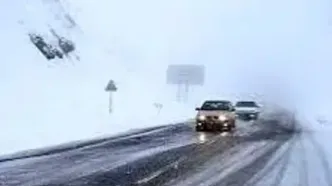 گردنه زمزیران مهاباد برفی شد / بارش پراکنده برف در برخی گردنه های برف گیر آذربایجان غربی