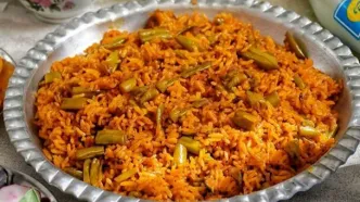 طرز تهیه لوبیا پلو مجلسی با گوشت و ته دیگ سیب زمینی (ویدئو)